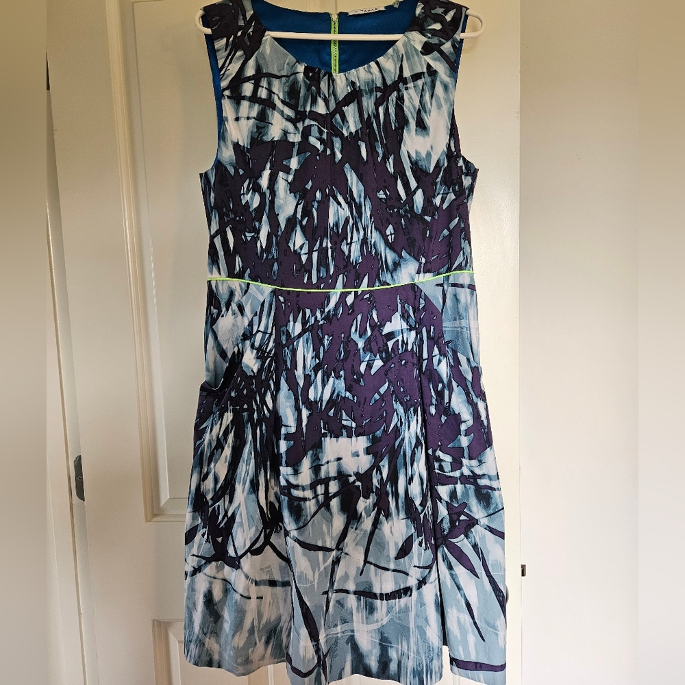 Tahari abstract print dress, size 14, pockets!